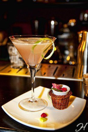 Happening cocktail bar